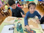 幼兒園110年3月活動照片:拼圖區挑戰
