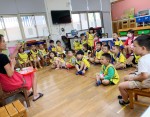 幼兒園9月活動照片:介紹學習區教具